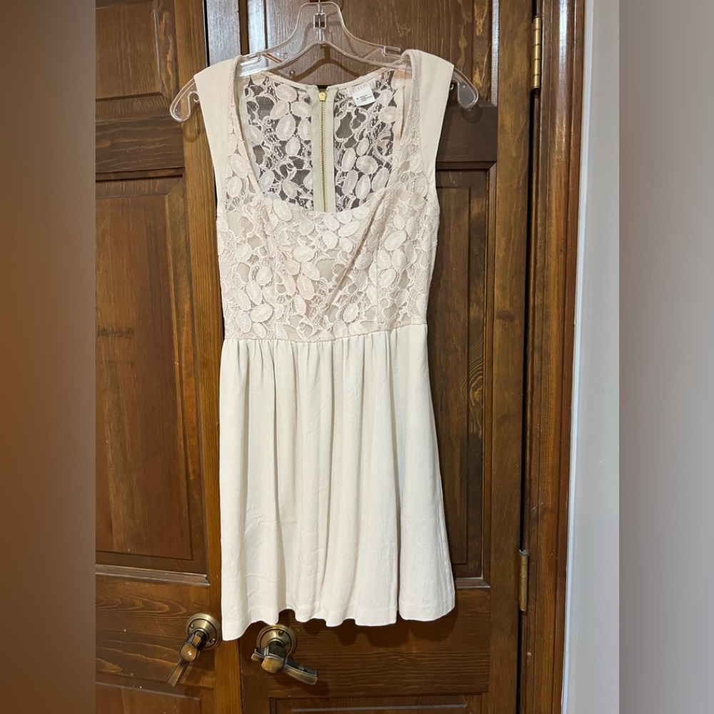 Cooperative brand off white color dress with pockets size 0 zip up back